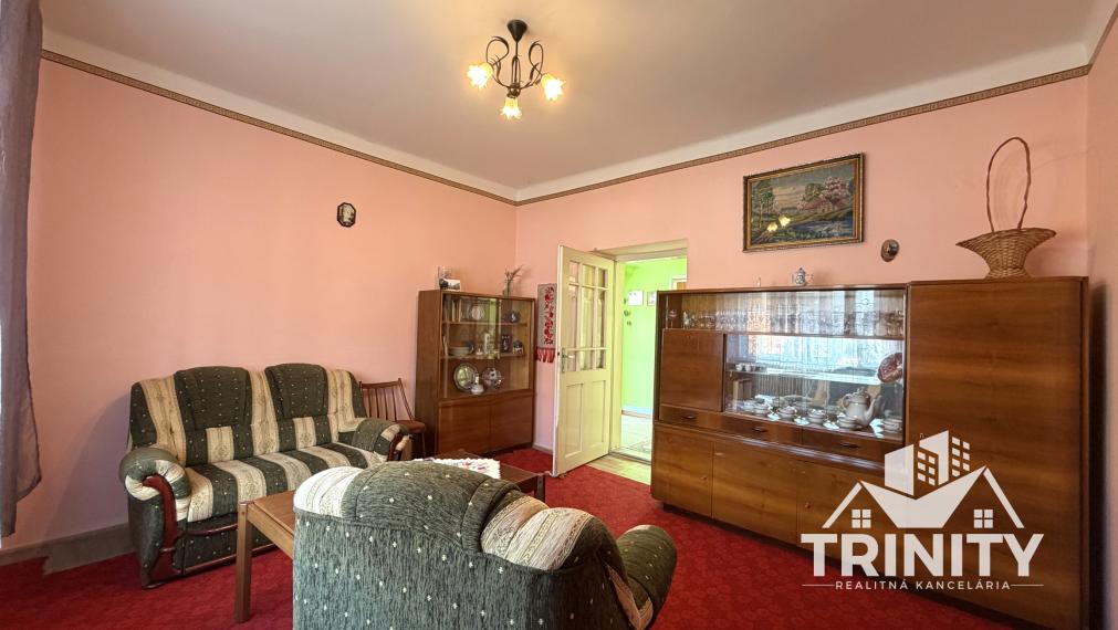 Na predaj tehlový 2-izbový rodinný dom s letnou kuchyňou v obci Svodín