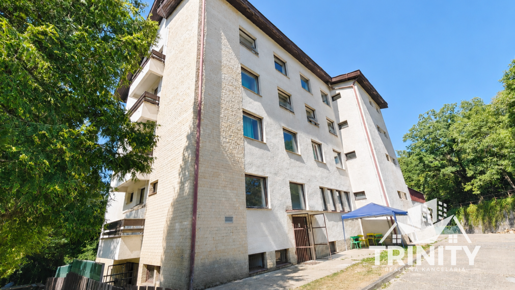 Na predaj budova / rekreačný objekt / ubytovacie zariadenie - Zvolen časť Môťová