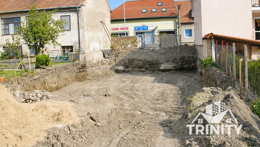 Na predaj rozostavaný polyfunkčný dom pri centre v meste Nové Zámky