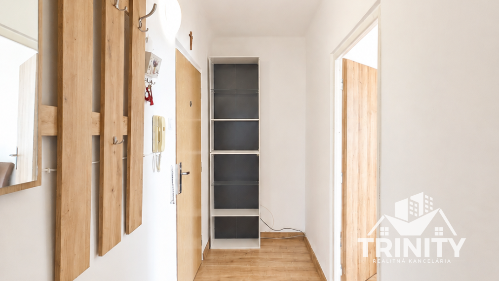 Na prenájom zariadený 3-izbový byt s balkónom v Nových Zámkoch