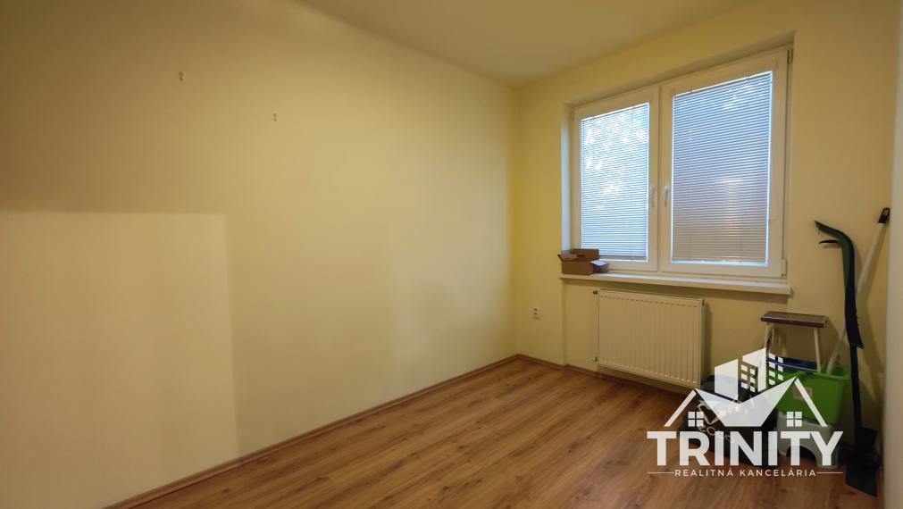 IBA U NÁS - Na prenájom 3-izbový byt s balkónom v Nových Zámkoch