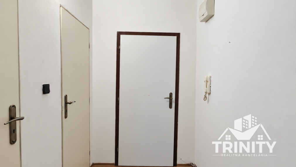 Na prenájom 1-izbový byt s balkónom, sídlisko MDŽ v meste Šurany