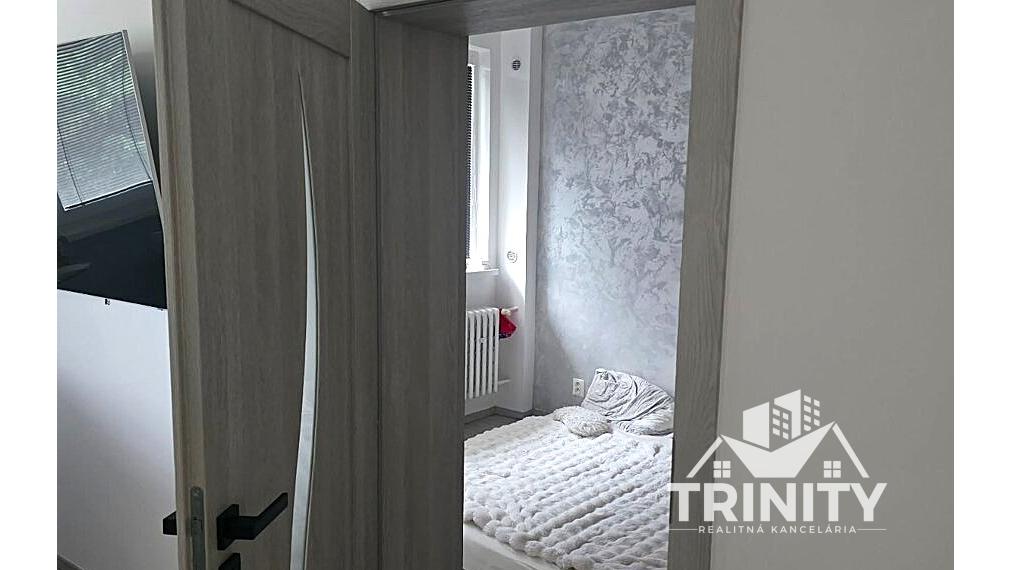 Na predaj kompletne zrekonštruovaný 2-izbový byt  s balkónom v obci Bajč