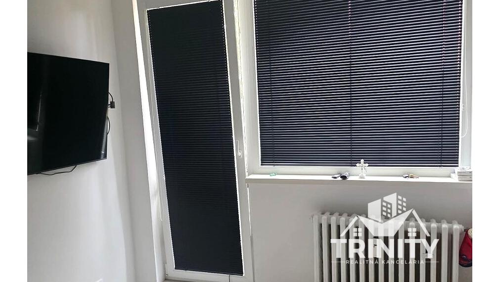 Na predaj kompletne zrekonštruovaný 2-izbový byt  s balkónom v obci Bajč