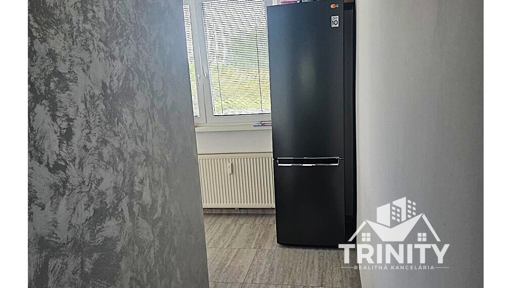 Na predaj kompletne zrekonštruovaný 2-izbový byt  s balkónom v obci Bajč