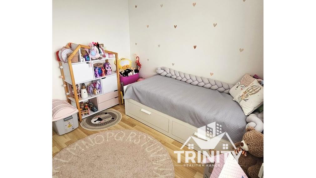 Na predaj zrekonštruovaný 3-izbový byt s balkónom v meste Nové Zámky