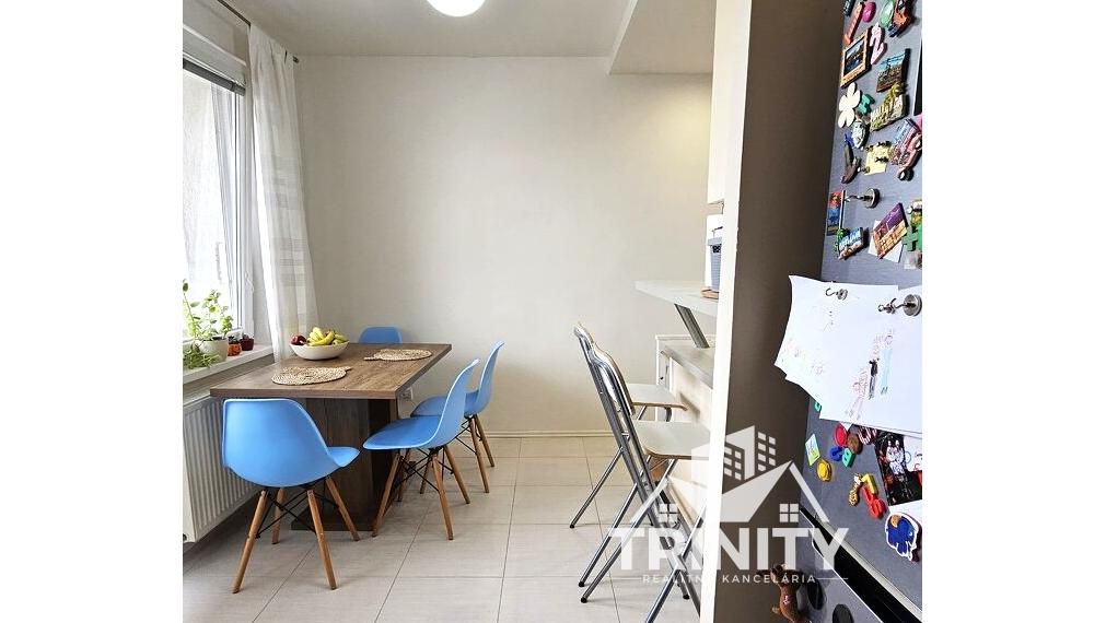 Na predaj zrekonštruovaný 3-izbový byt s balkónom v meste Nové Zámky
