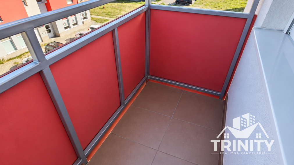 Na prenájom 3-izbový byt s dvomi balkónmi v Nových Zámkoch