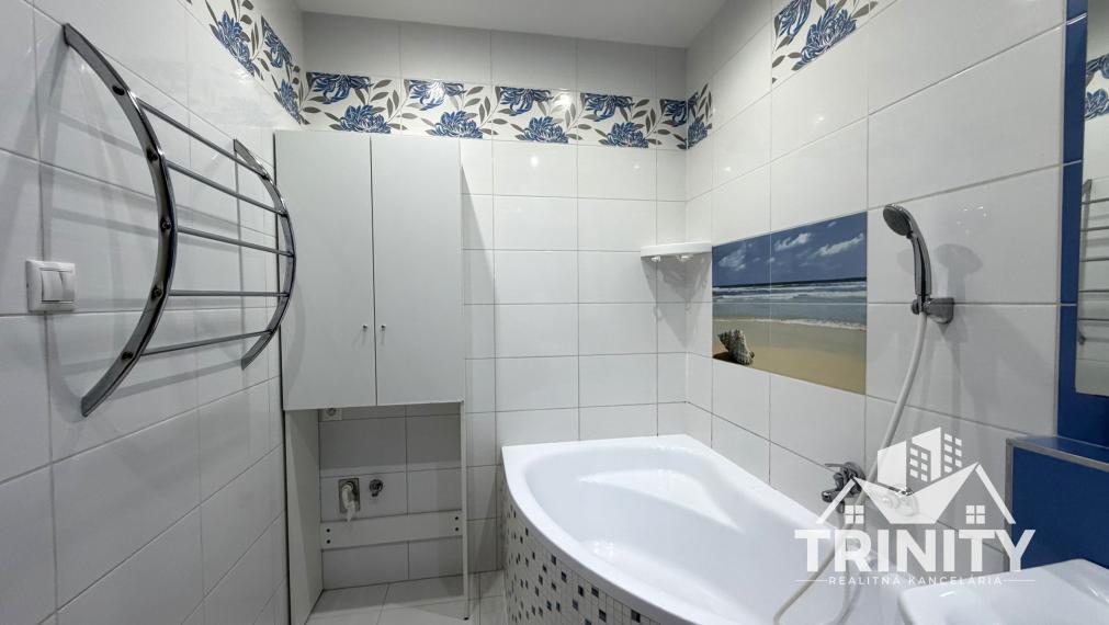Na prenájom kompletne zariadený 3-izbový byt s balkónom v meste Nové Zámky
