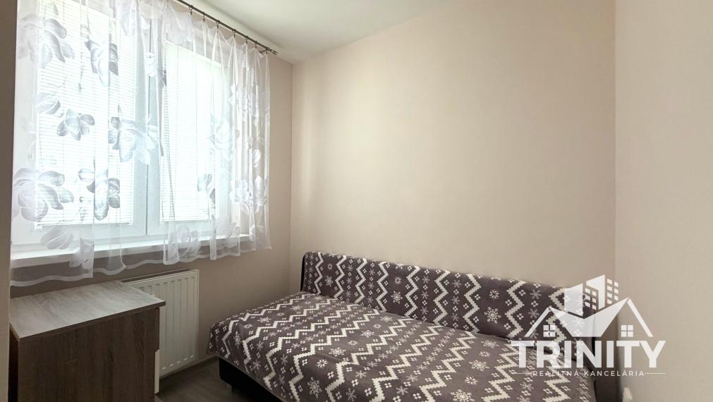 Na prenájom kompletne zariadený 3-izbový byt s balkónom v meste Nové Zámky
