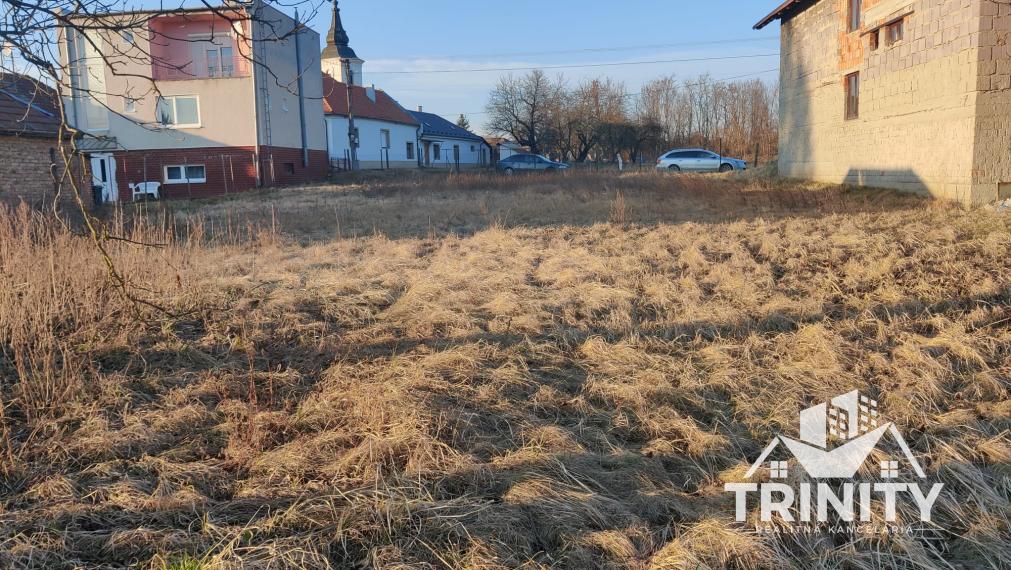 Na predaj slnečný stavebný pozemok v obci Pozba