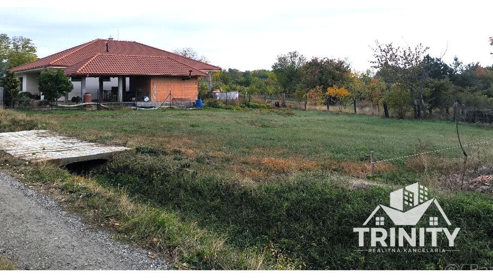 Na predaj stavebný pozemok v obci Veľká Maňa