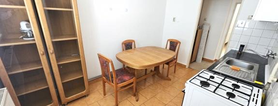 Na prenájom tehlový 3-izbový byt s balkónom priamo v centre mesta Nové Zámky