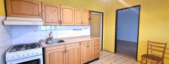 Na prenájom 4-izbový byt v s balkónom v Nových Zámkoch