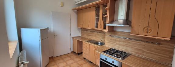 Na prenájom 3-izbový byt v širšom centre mesta Nové Zámky