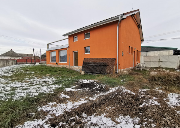 Zľava ! Na predaj Polyfunkčná budova v Kolárove, 3D obhliadka