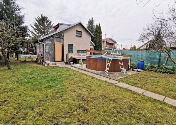 Na predaj murovaná chata na Zúgove v Nových Zámkoch