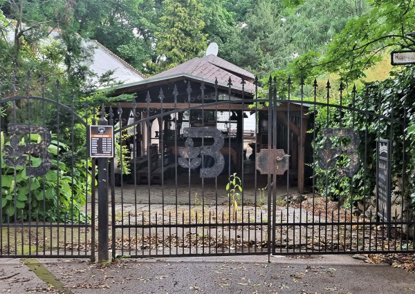 Na prenájom priestor s veľkou terasou v Nových Zámkoch