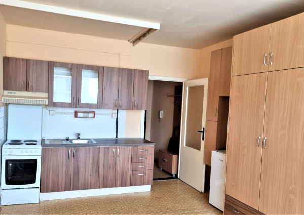 Na prenájom garsónka v Nových Zámkoch