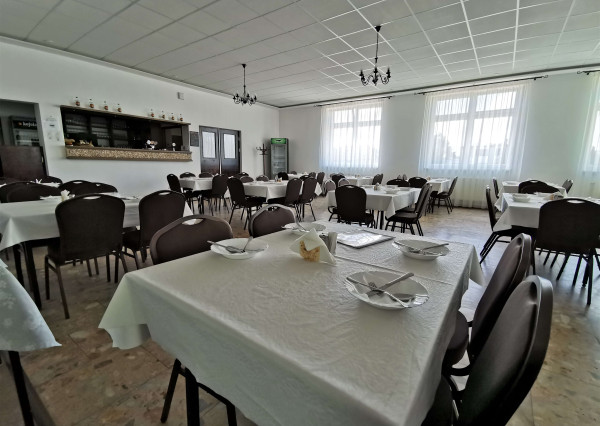 Na predaj polyfunkčná budova v Nových Zámkoch