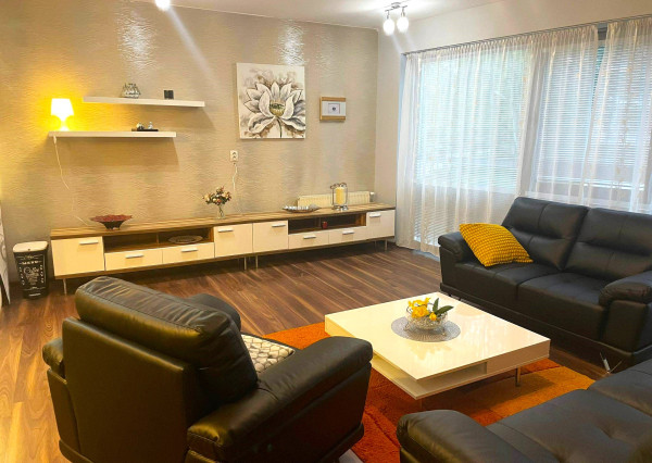 Na prenájom 3-izbový byt v centre mesta v Nových Zámkoch