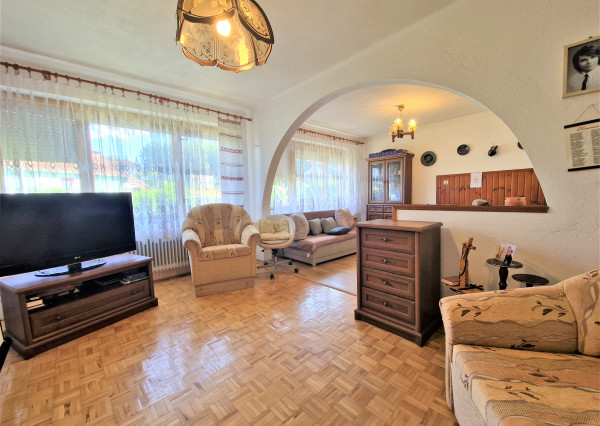 NA PRENÁJOM poschodový rodinný dom v obci Zemné