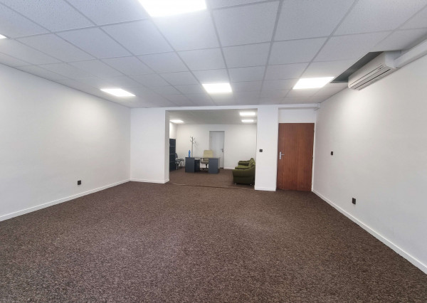 Na prenájom nebytový priestor v centre mesta v Nových Zámkoch