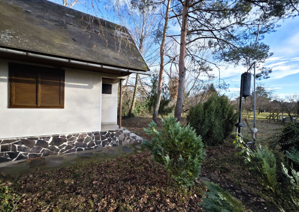 Na predaj murovaná chata v obci Uľany nad Žitavou