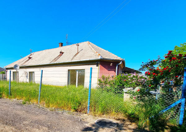 Na predaj starší rodinný dom v obci Pribeta