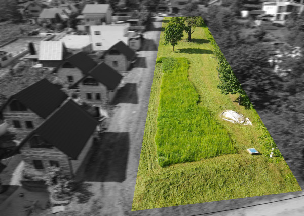 Na predaj pozemok pri termálnom kúpalisku v obci Podhájska