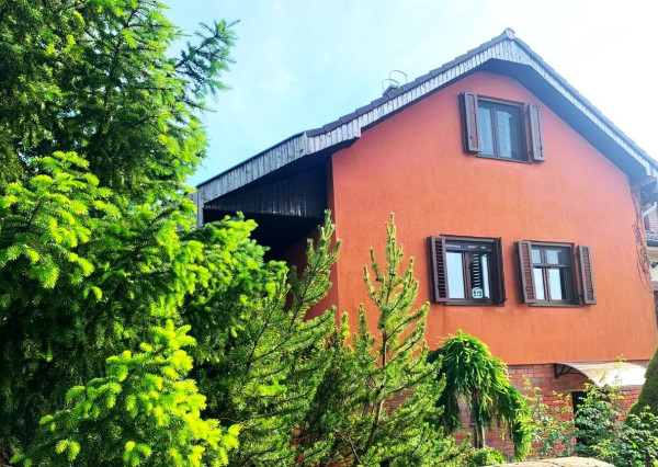 Na predaj zateplená murovaná chata v obci Podhájska