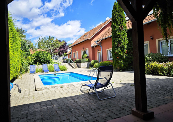 Na predaj Penzión / Apartmánový dom v obci Podhájska