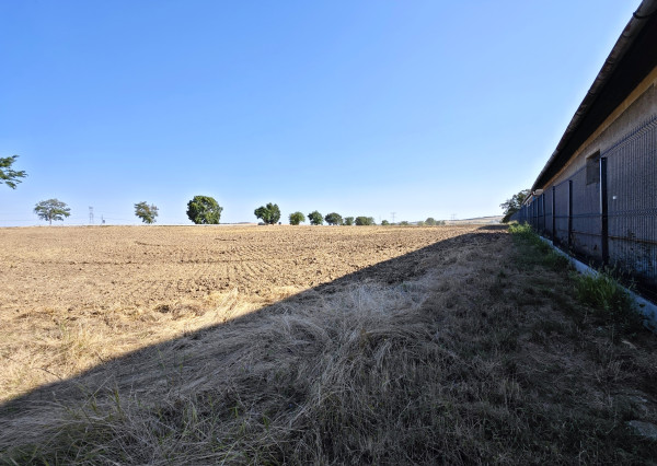 Na predaj invetičný rozsiahly pozemok v obci Pozba