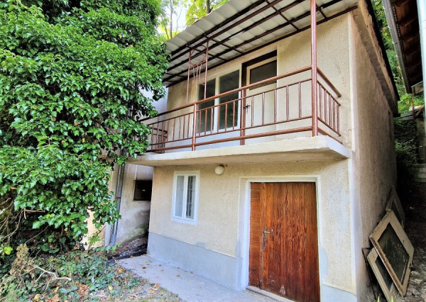 NA PREDAJ Viničný domček