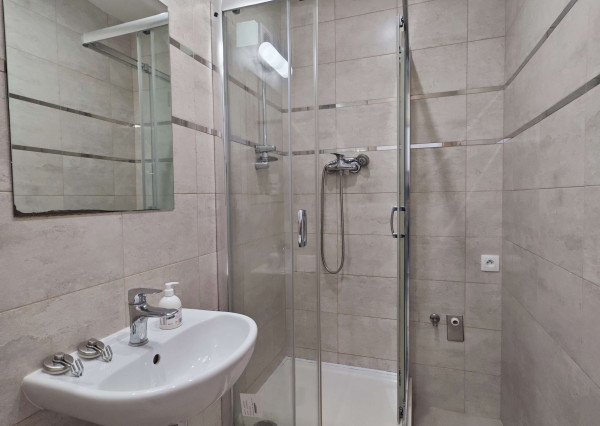 IBA U NAS - Na prenájom 1-izbový byt s loggiou v Nových Zámkoch