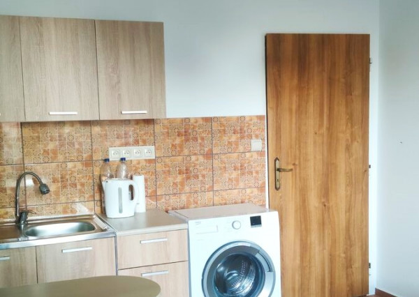 Na prenájom zrekonštruovaná garsónka s lóggiou v meste Nové Zámky