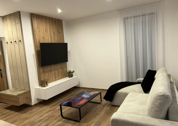 Na prenájom 2-izbový byt s terasou v Nových Zámkoch (novostavba)