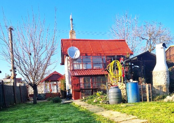 Na predaj murovaná chata v Nových Zámkoch