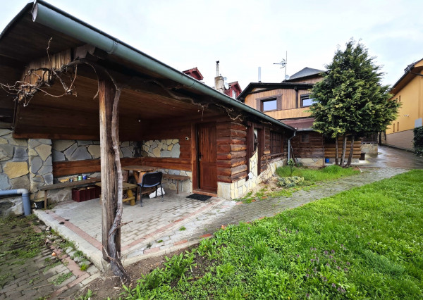 Na predaj podlažný a priestranný penzión v obci Podhájska
