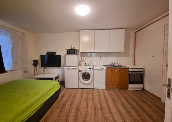 Na prenájom 1-izbový byt v rodinnom dome v obci Jasová