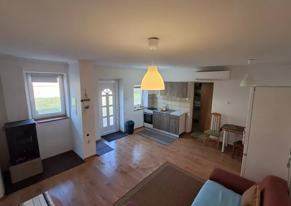 Na predaj 2-izbový dom s velkým pozemkom v obci Palárikovo, Ivestičná príležitosť!