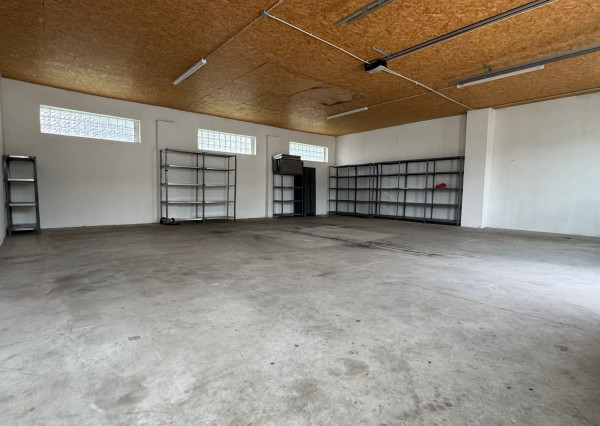 Na prenájom skladové priestory - garáž v meste Šurany