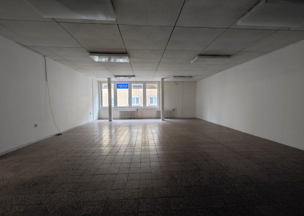 Na prenájom obchodný priestor v centre mesta Nové Zámky