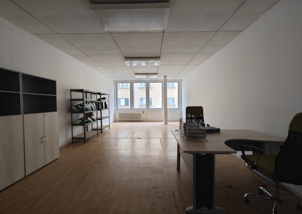 Na prenájom obchodný priestor v centre mesta Nové Zámky