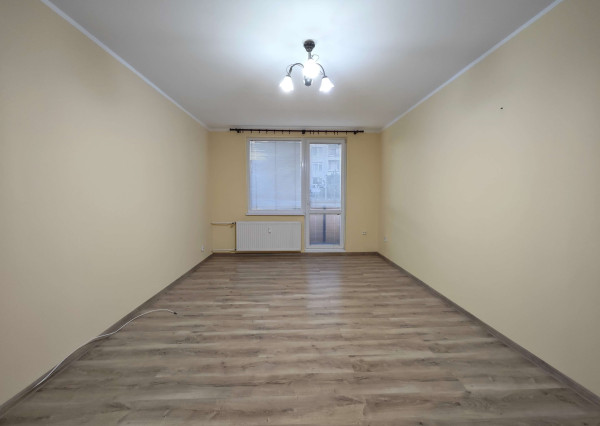 IBA U NÁS - Na predaj 2-izbový byt s balkónom neďaleko centra v Nových Zámkoch