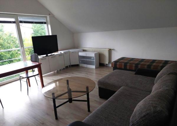 Na prenájom 2-izbový byt pri centre v Nových Zámkoch