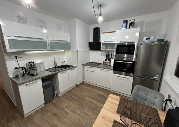 Na prenájom zariadený 2-izbový byt s balkónom v Nových Zámkoch