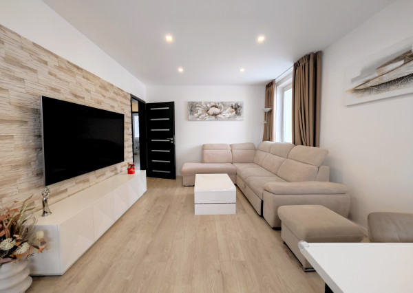 Na prenájom prerobený 3-izbový byt pri centre v Nových Zámkoch