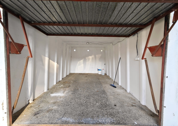 IBA U NÁS - Na prenájom garáž v meste Šurany