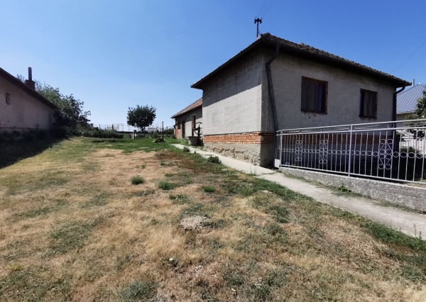 Na predaj rodinný dom v pôvodnom stave v obci Radava